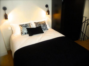Гостиница Duplex de charme au Coeur de Montmartre  Париж